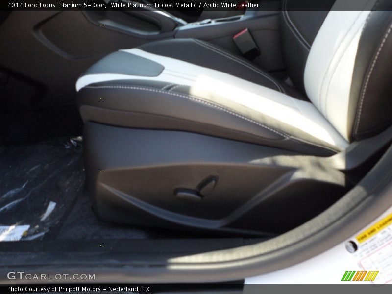  2012 Focus Titanium 5-Door Arctic White Leather Interior
