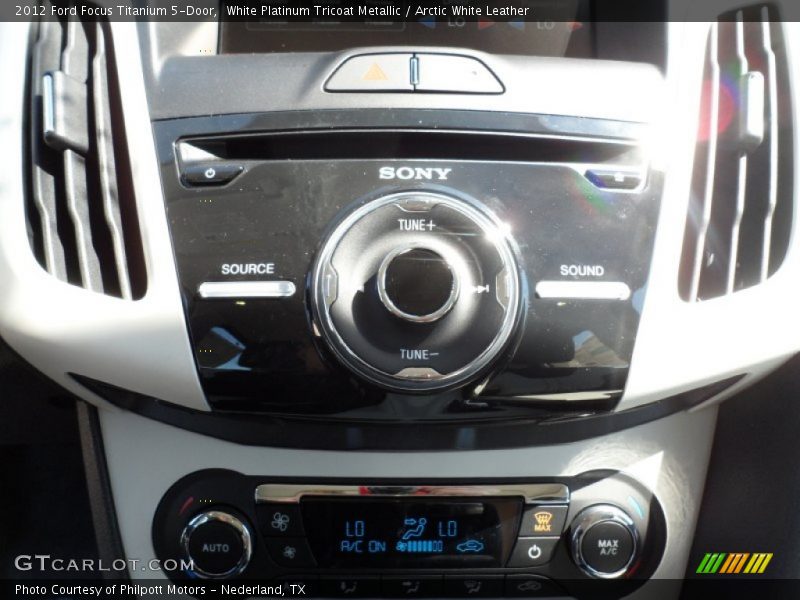 Controls of 2012 Focus Titanium 5-Door