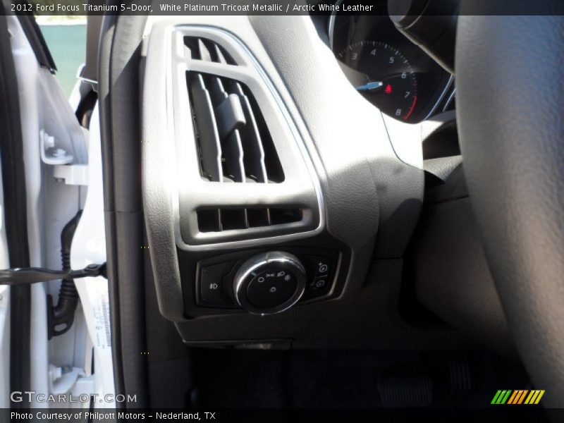 White Platinum Tricoat Metallic / Arctic White Leather 2012 Ford Focus Titanium 5-Door