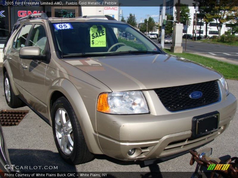 Pueblo Gold Metallic / Pebble 2005 Ford Freestyle Limited AWD