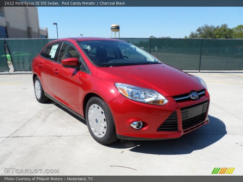 Front 3/4 View of 2012 Focus SE SFE Sedan