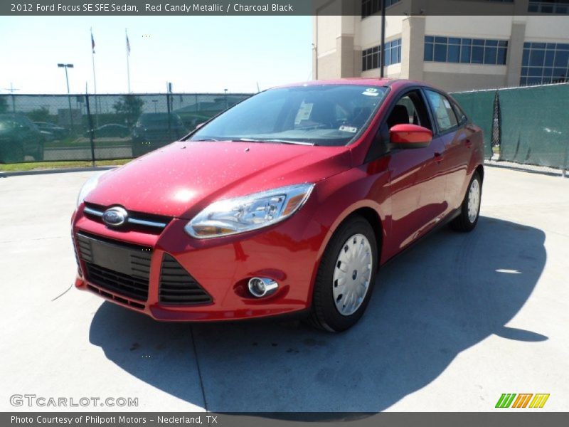 Front 3/4 View of 2012 Focus SE SFE Sedan