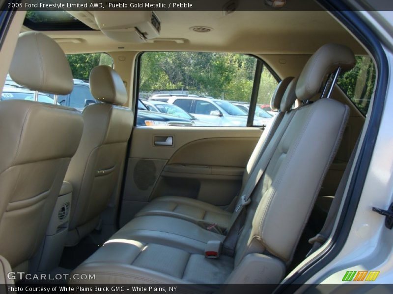 Pueblo Gold Metallic / Pebble 2005 Ford Freestyle Limited AWD