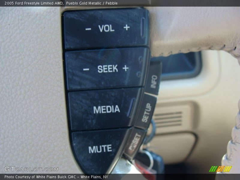 Pueblo Gold Metallic / Pebble 2005 Ford Freestyle Limited AWD