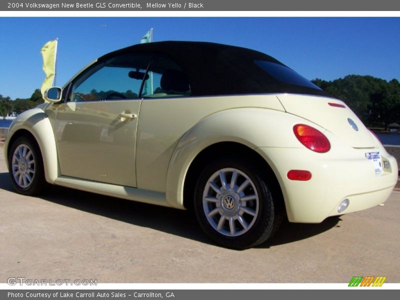Mellow Yello / Black 2004 Volkswagen New Beetle GLS Convertible