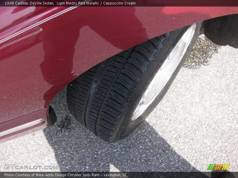 Light Medici Red Metallic / Cappuccino Cream 1998 Cadillac DeVille Sedan