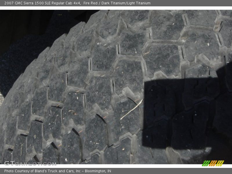 Fire Red / Dark Titanium/Light Titanium 2007 GMC Sierra 1500 SLE Regular Cab 4x4