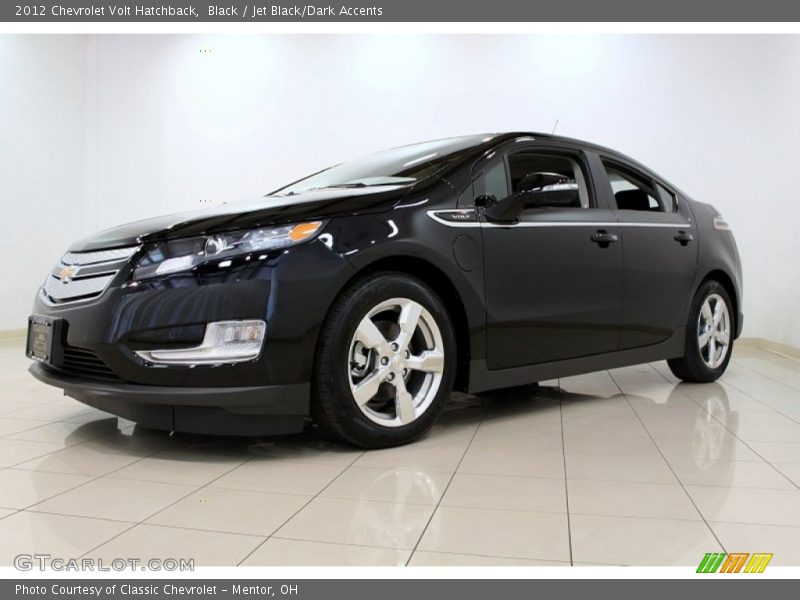 Front 3/4 View of 2012 Volt Hatchback