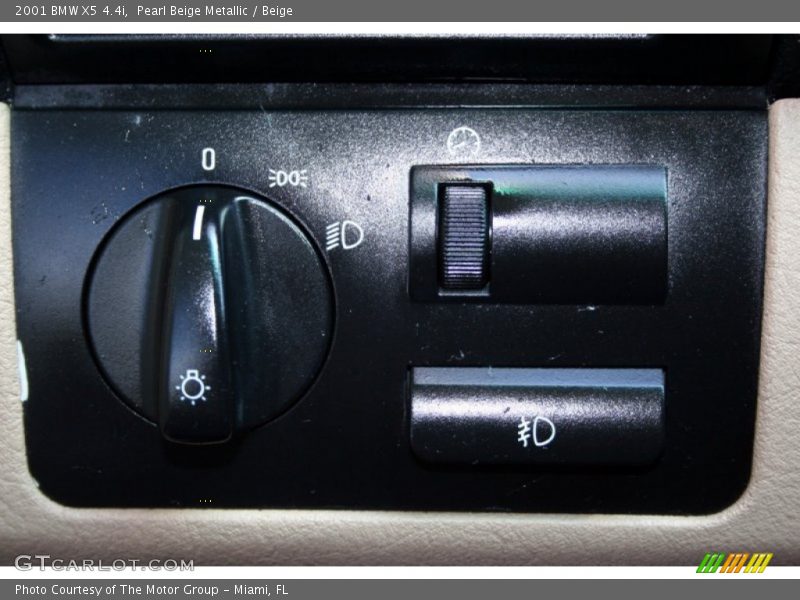 Pearl Beige Metallic / Beige 2001 BMW X5 4.4i