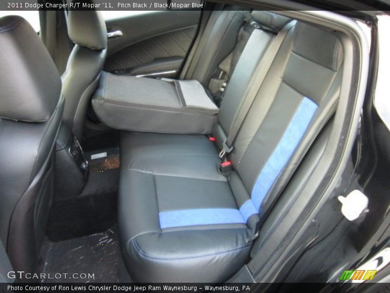  2011 Charger R/T Mopar '11 Black/Mopar Blue Interior