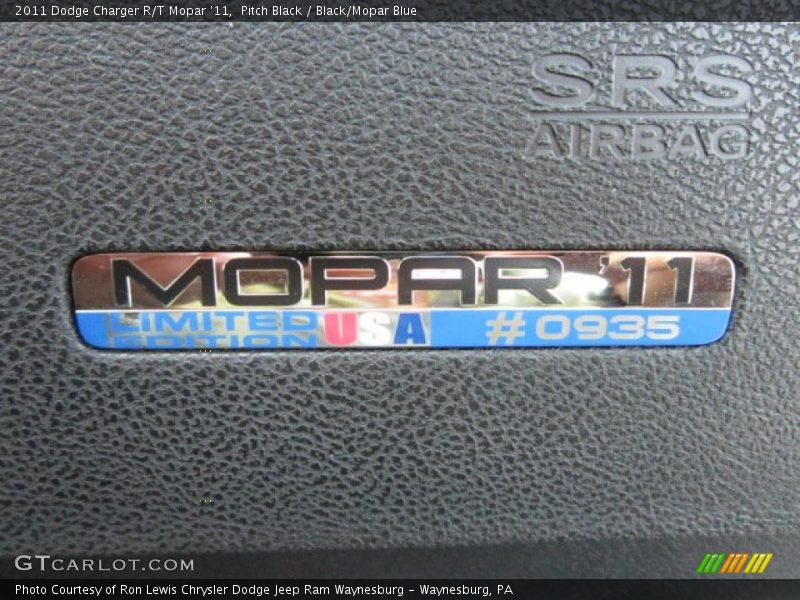 Mopar 11 Limited Edition USA #0935 - 2011 Dodge Charger R/T Mopar '11