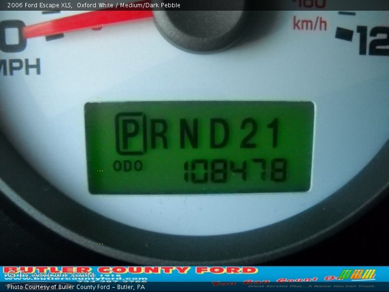 Oxford White / Medium/Dark Pebble 2006 Ford Escape XLS