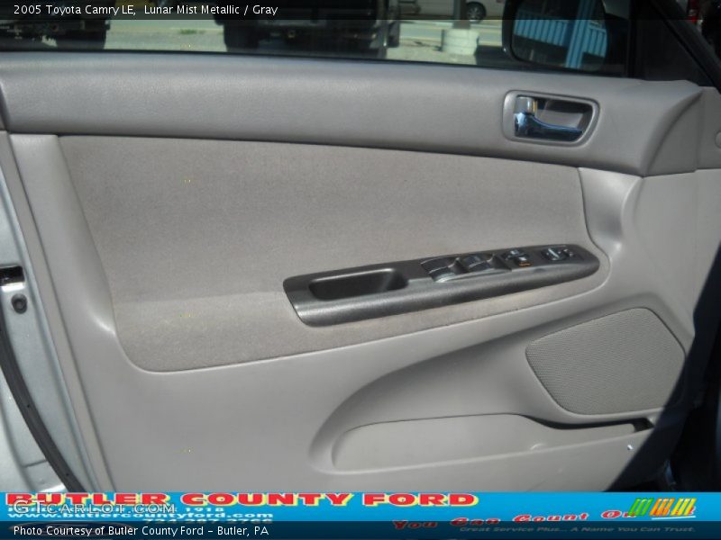 Lunar Mist Metallic / Gray 2005 Toyota Camry LE
