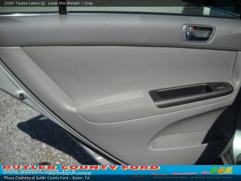 Lunar Mist Metallic / Gray 2005 Toyota Camry LE