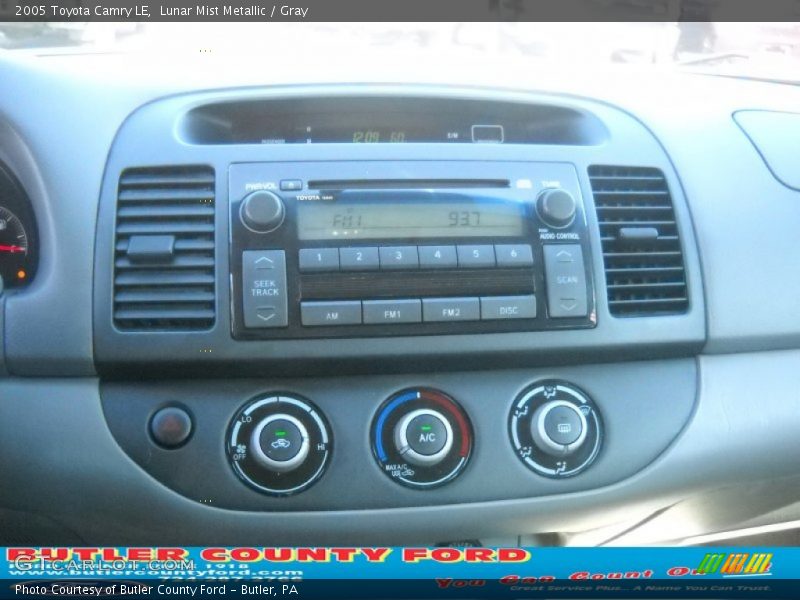 Lunar Mist Metallic / Gray 2005 Toyota Camry LE