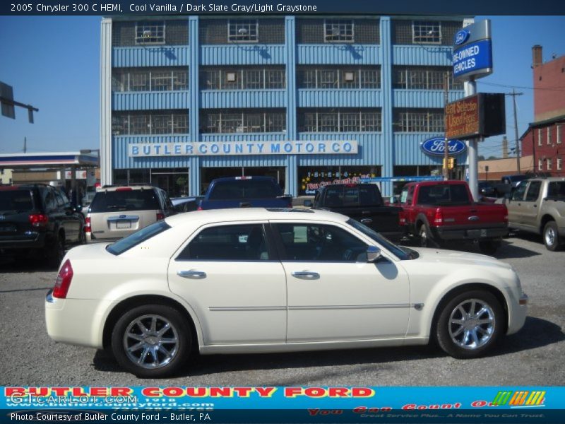 Cool Vanilla / Dark Slate Gray/Light Graystone 2005 Chrysler 300 C HEMI
