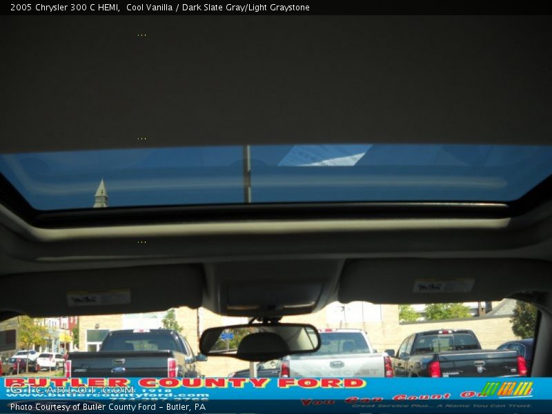 Cool Vanilla / Dark Slate Gray/Light Graystone 2005 Chrysler 300 C HEMI