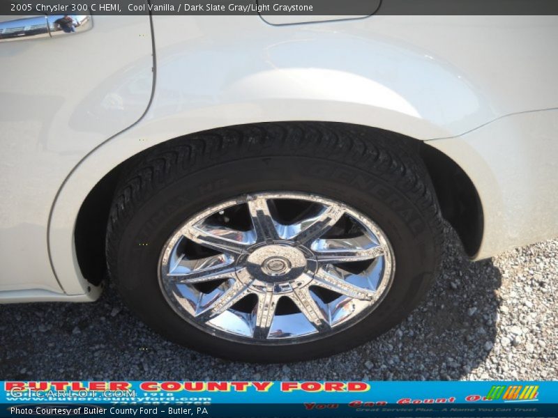 Cool Vanilla / Dark Slate Gray/Light Graystone 2005 Chrysler 300 C HEMI