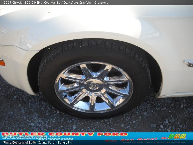 Cool Vanilla / Dark Slate Gray/Light Graystone 2005 Chrysler 300 C HEMI
