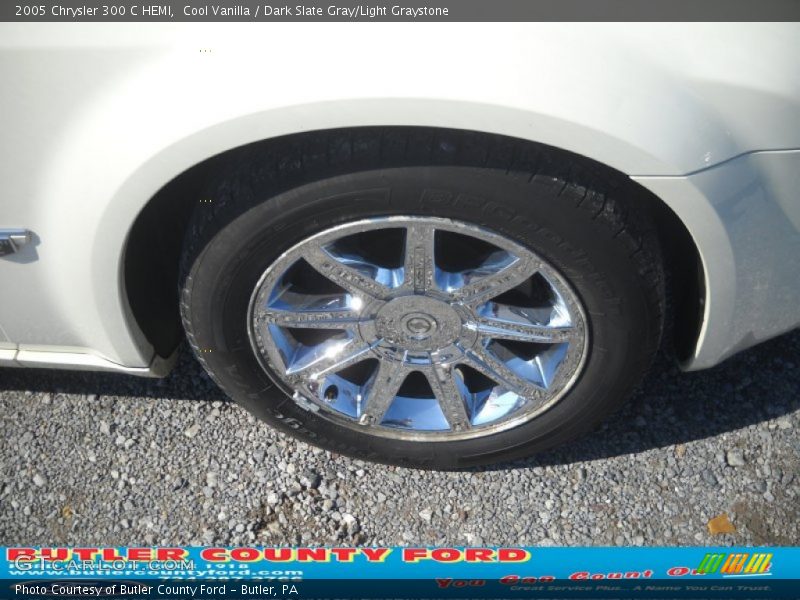Cool Vanilla / Dark Slate Gray/Light Graystone 2005 Chrysler 300 C HEMI