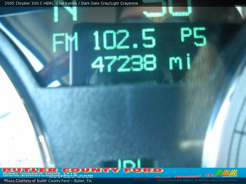 Cool Vanilla / Dark Slate Gray/Light Graystone 2005 Chrysler 300 C HEMI