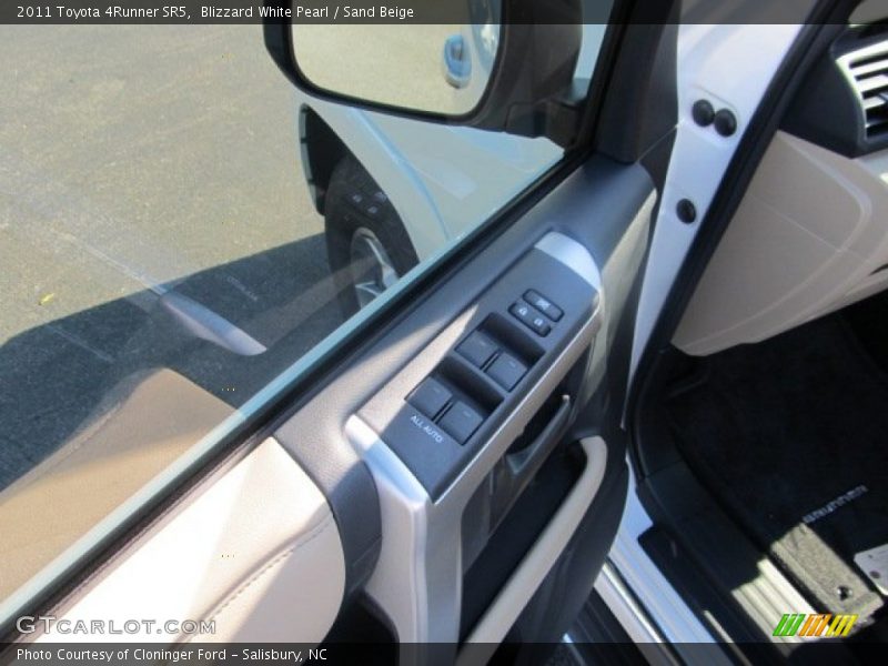 Blizzard White Pearl / Sand Beige 2011 Toyota 4Runner SR5