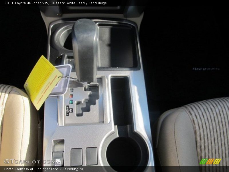 Blizzard White Pearl / Sand Beige 2011 Toyota 4Runner SR5