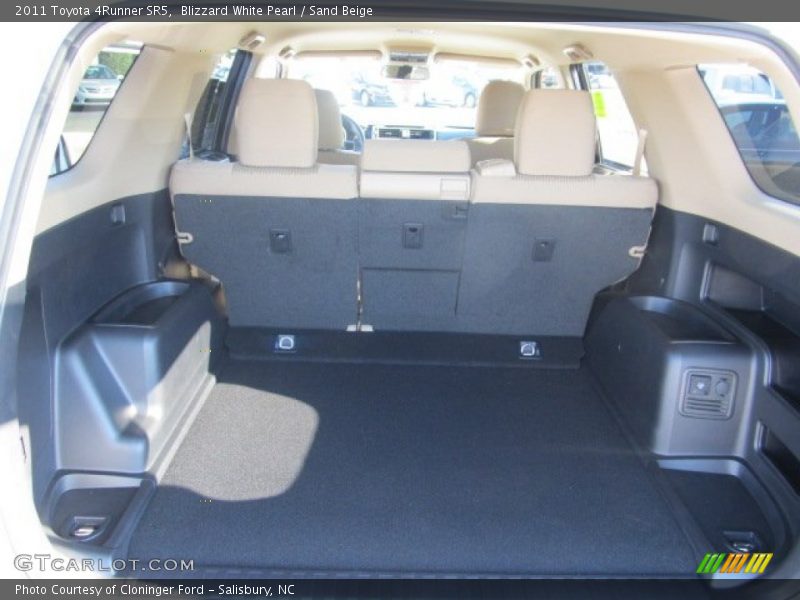 Blizzard White Pearl / Sand Beige 2011 Toyota 4Runner SR5
