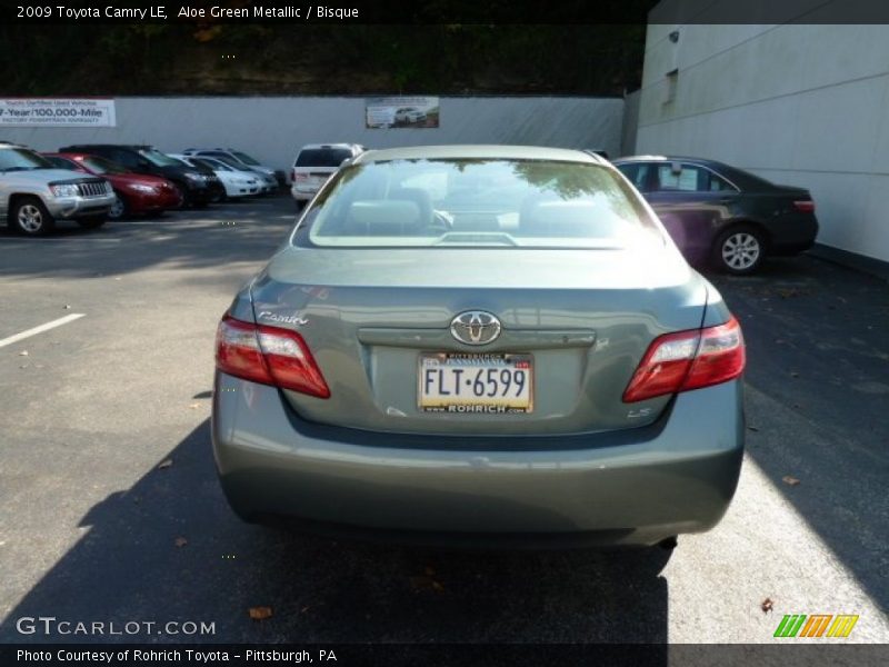 Aloe Green Metallic / Bisque 2009 Toyota Camry LE