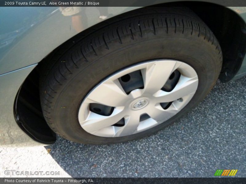 Aloe Green Metallic / Bisque 2009 Toyota Camry LE