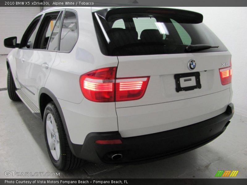 Alpine White / Tobacco 2010 BMW X5 xDrive30i