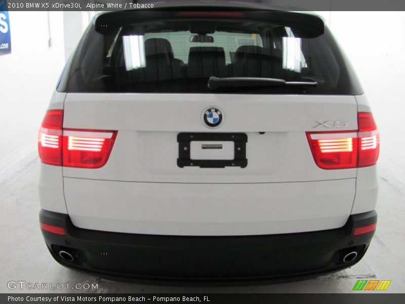 Alpine White / Tobacco 2010 BMW X5 xDrive30i
