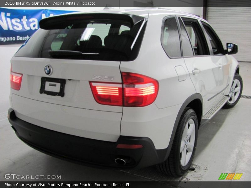 Alpine White / Tobacco 2010 BMW X5 xDrive30i