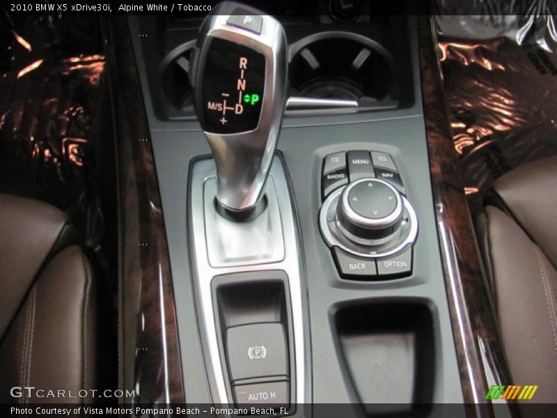 Alpine White / Tobacco 2010 BMW X5 xDrive30i