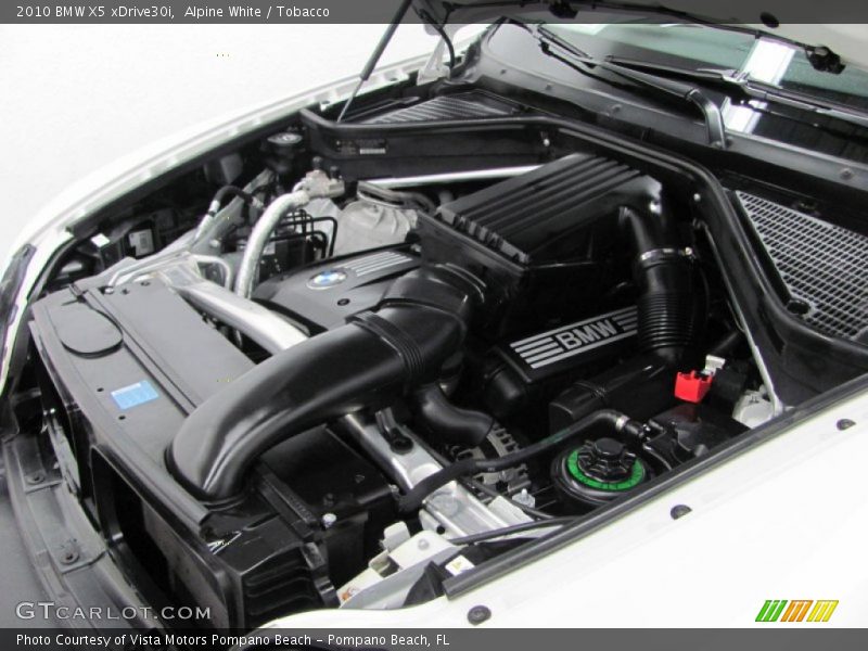 Alpine White / Tobacco 2010 BMW X5 xDrive30i