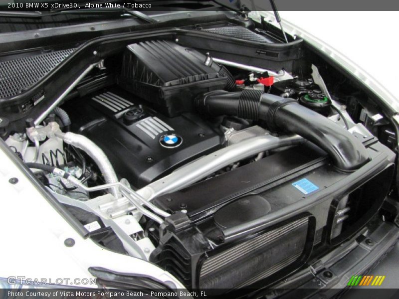 Alpine White / Tobacco 2010 BMW X5 xDrive30i