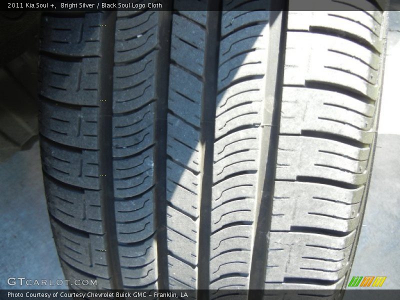 Bright Silver / Black Soul Logo Cloth 2011 Kia Soul +