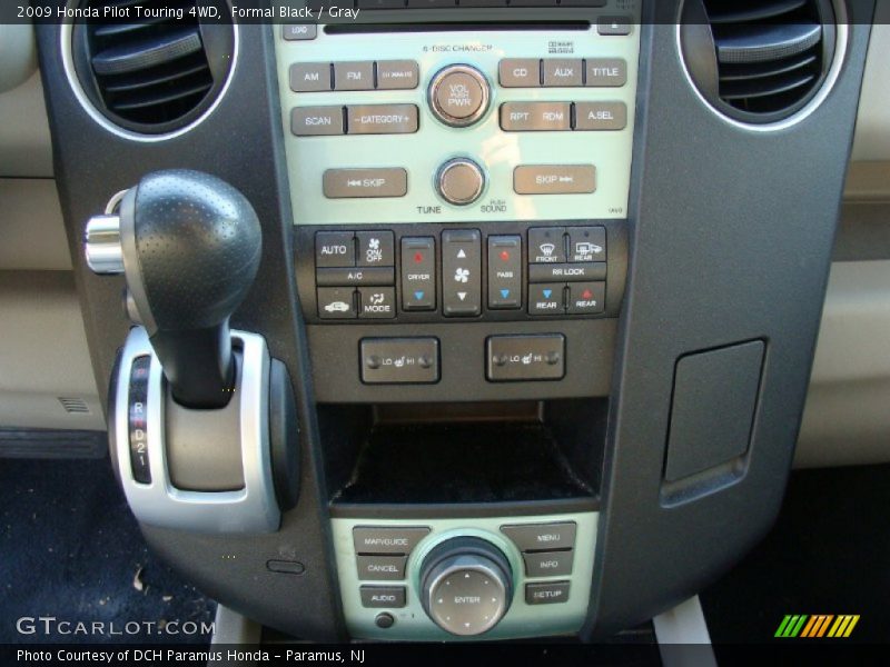 Formal Black / Gray 2009 Honda Pilot Touring 4WD