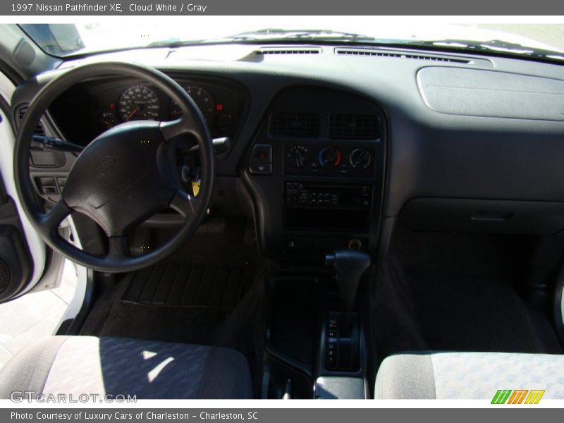 Cloud White / Gray 1997 Nissan Pathfinder XE