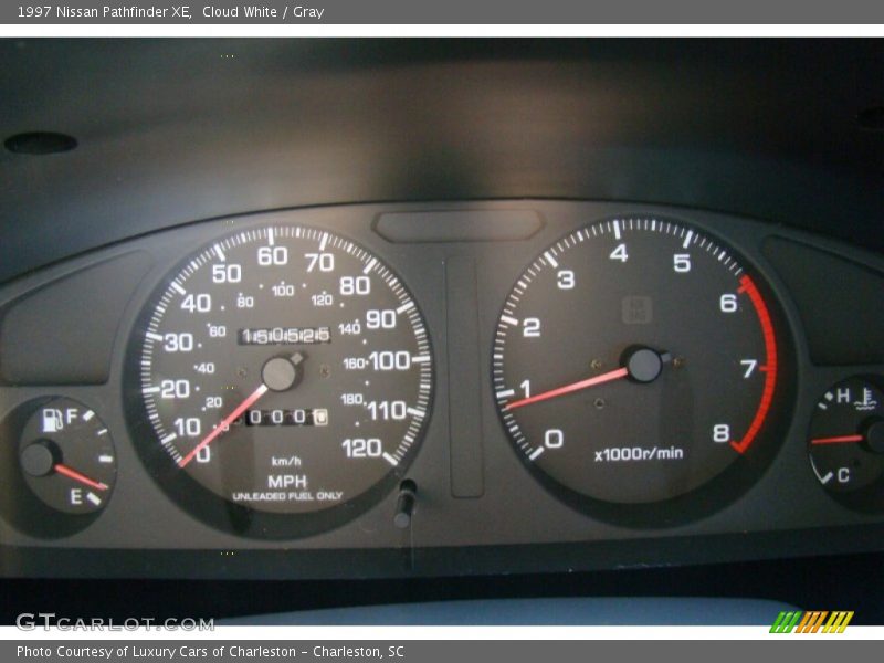 Cloud White / Gray 1997 Nissan Pathfinder XE