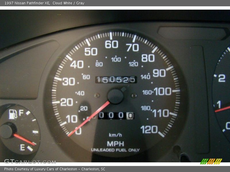 Cloud White / Gray 1997 Nissan Pathfinder XE