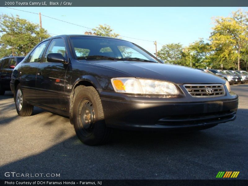 Black / Gray 2000 Toyota Camry LE