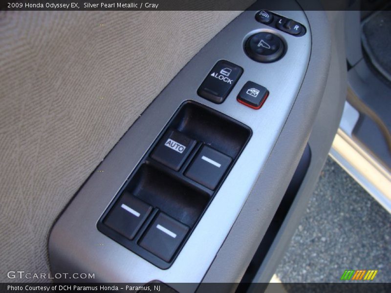 Silver Pearl Metallic / Gray 2009 Honda Odyssey EX