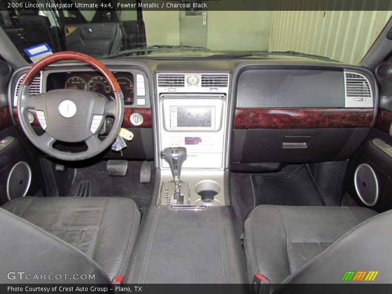 Pewter Metallic / Charcoal Black 2006 Lincoln Navigator Ultimate 4x4