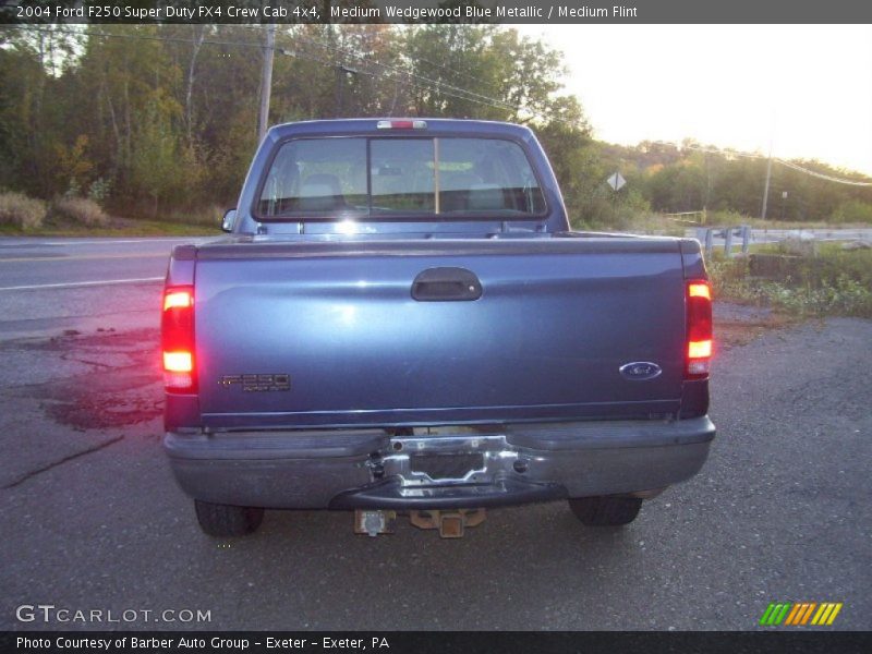 Medium Wedgewood Blue Metallic / Medium Flint 2004 Ford F250 Super Duty FX4 Crew Cab 4x4