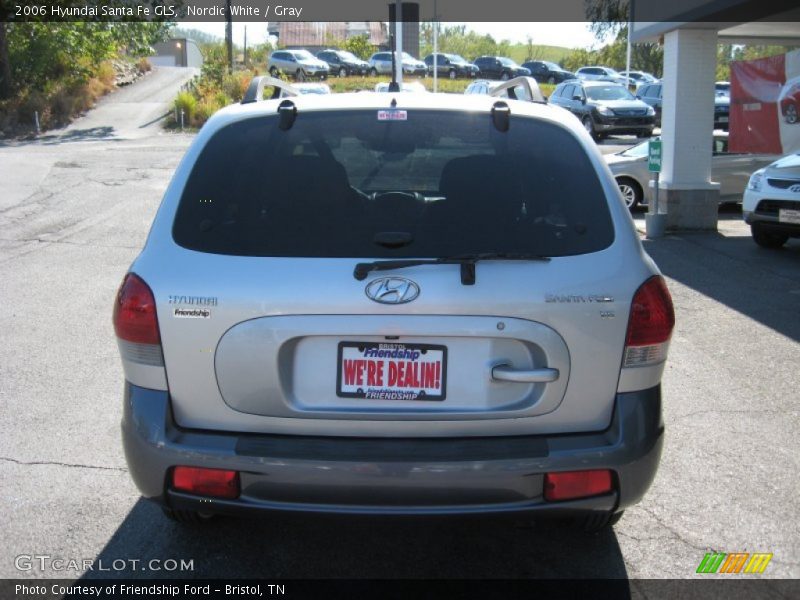 Nordic White / Gray 2006 Hyundai Santa Fe GLS