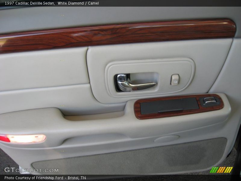 White Diamond / Camel 1997 Cadillac DeVille Sedan