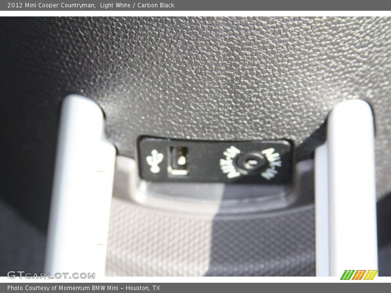 Light White / Carbon Black 2012 Mini Cooper Countryman