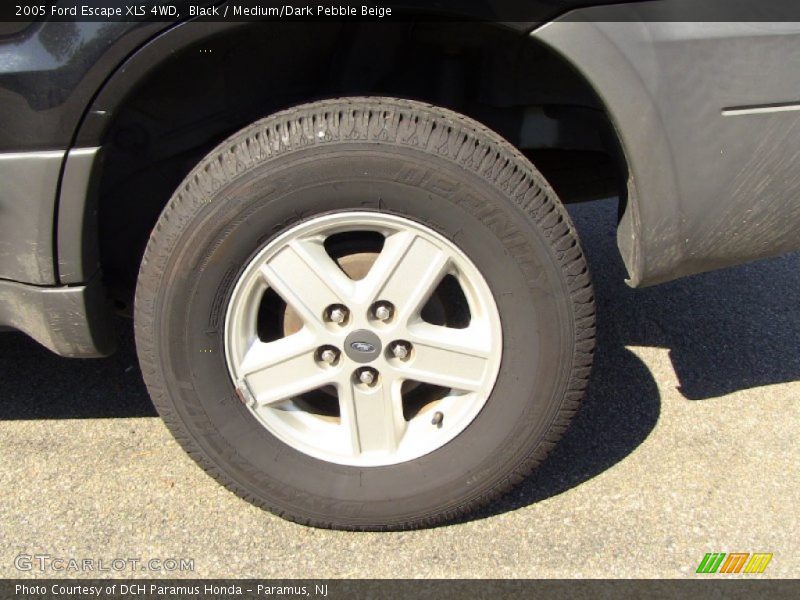 Black / Medium/Dark Pebble Beige 2005 Ford Escape XLS 4WD