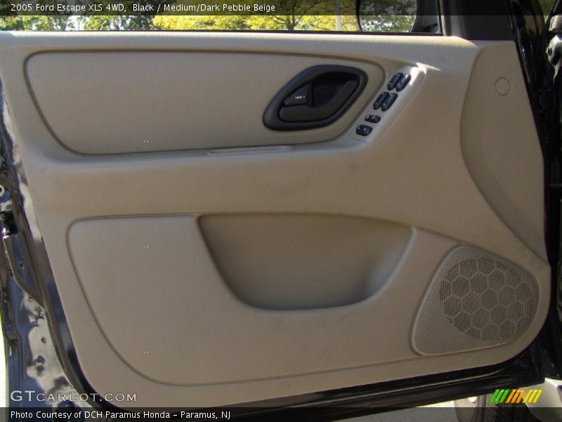 Black / Medium/Dark Pebble Beige 2005 Ford Escape XLS 4WD